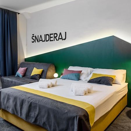 Stay Swanky Hostel Zagreb Buitenkant foto